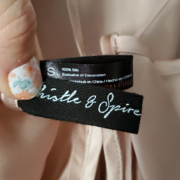 Gorgeous 100% silk body suit. - Picture 5 of 5